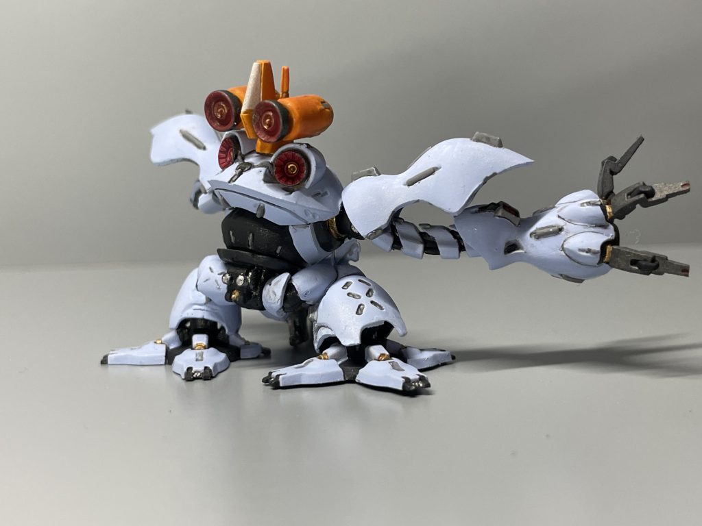 ベースホワイト吹いてたので水色は特にストレスなく塗れてたのしかったのですがオレンジイエローが全く発色しなくて厚塗りになって筆むら地獄に泣きました。