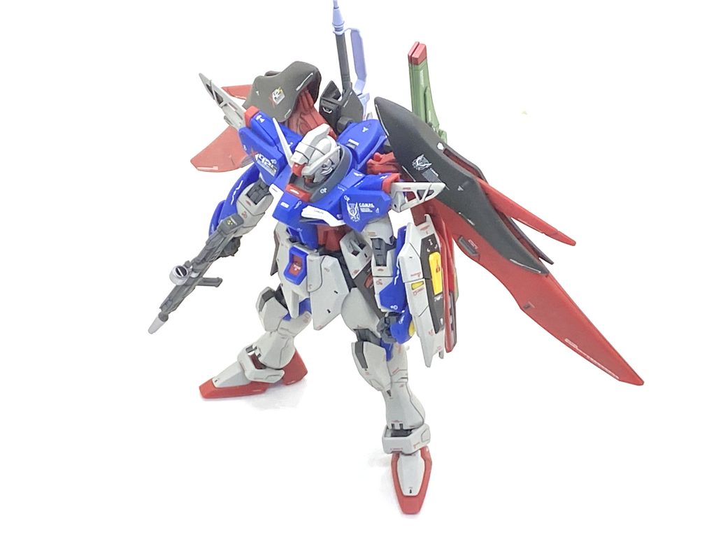 メタリック部以外の部分は(クレオス)Mr.カラーGXスーパースムースクリアーを吹き付けております。