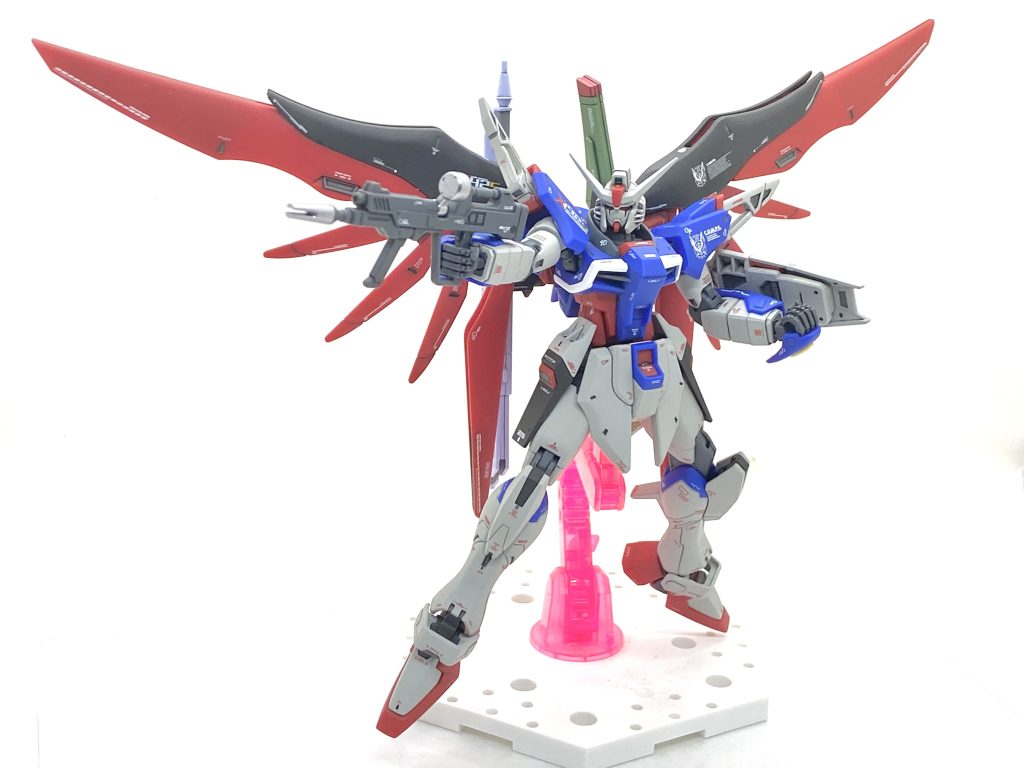 種撃ち(笑)。関節がかなり硬くなっているのであまりポーズが取れません。