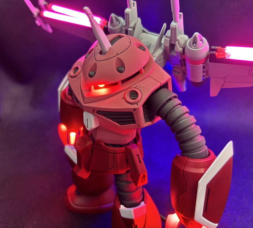 まずはモノアイ。可動はできるようにしてあります。