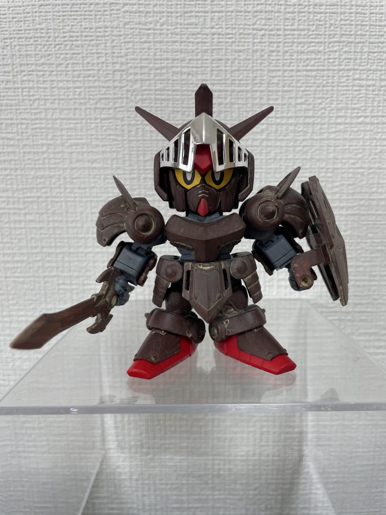 騎士ガンダムが冒険に出発するなら、こんな見た目だろー。