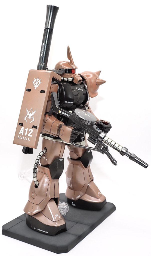 HGUC シャア専用ザクⅡ(旧タイプ)–4枚目/制作者:TOM91