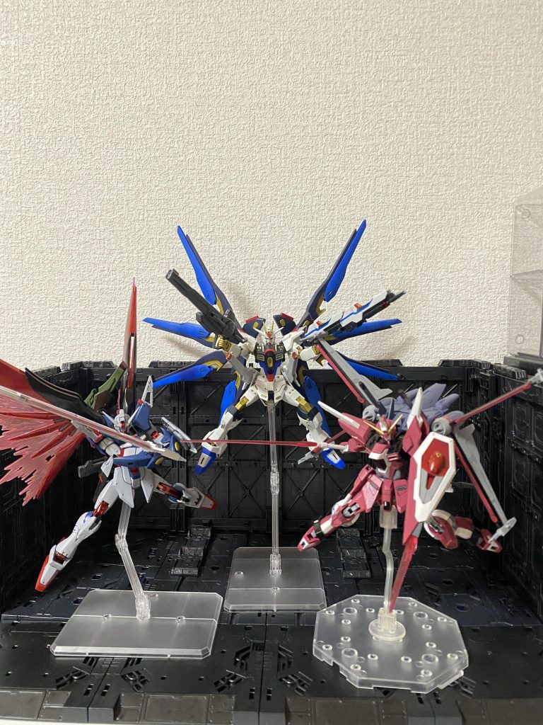 ストフリ弍式インジャ弍式デスティニーSPEC23機揃うと圧巻です😊