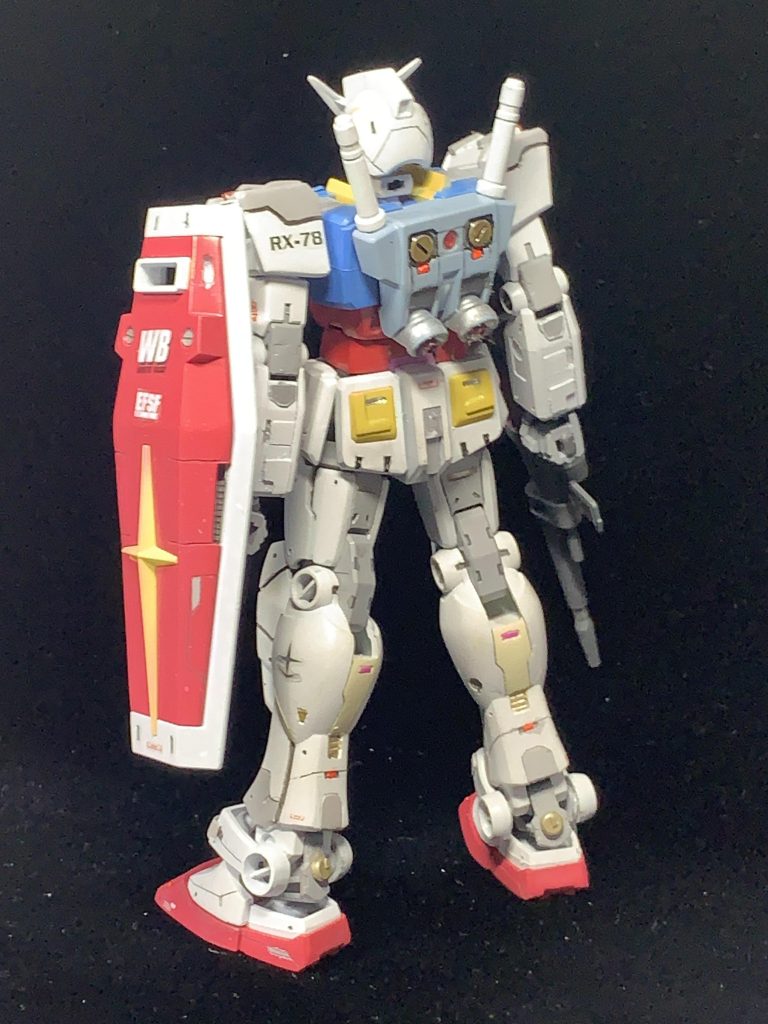 バックショット。バックパックの色をミディアムブルーにしてみましたが、ちょっとオモチャみたいになってますかね?^ - ^(zaku-kao9)