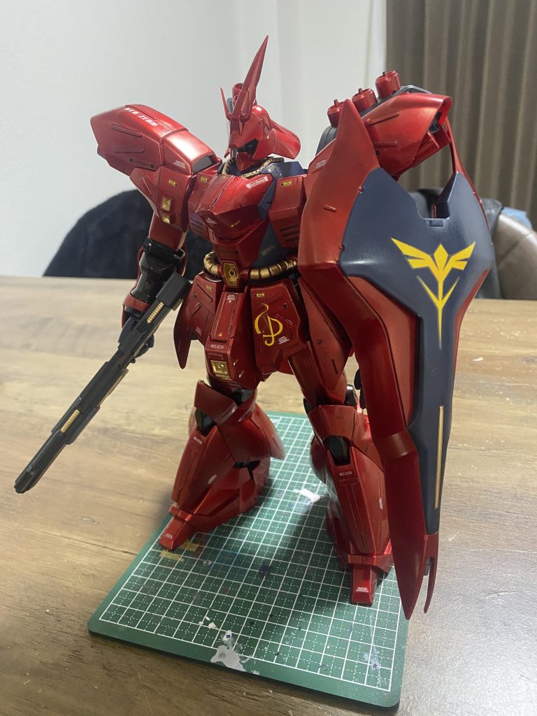 赤バンダイロゴの売れ残りデカールを家電量販店でたまたま発見したので貼り付けました。