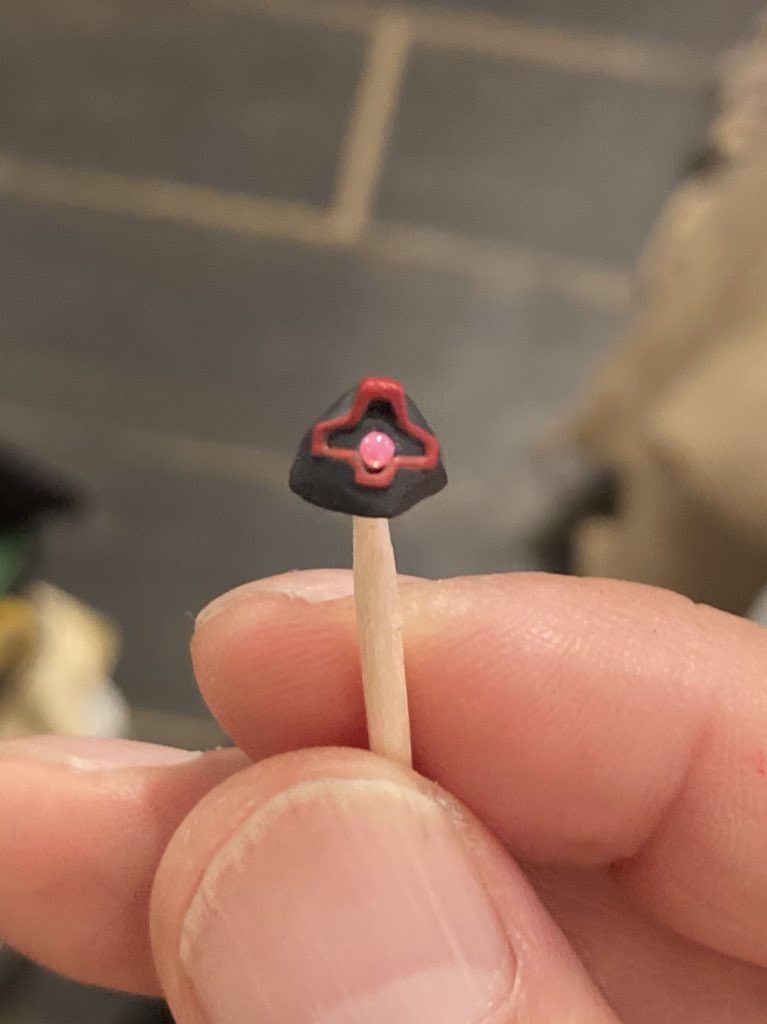 H-EYESクリアを蛍光クリアで塗装してはめ込み。