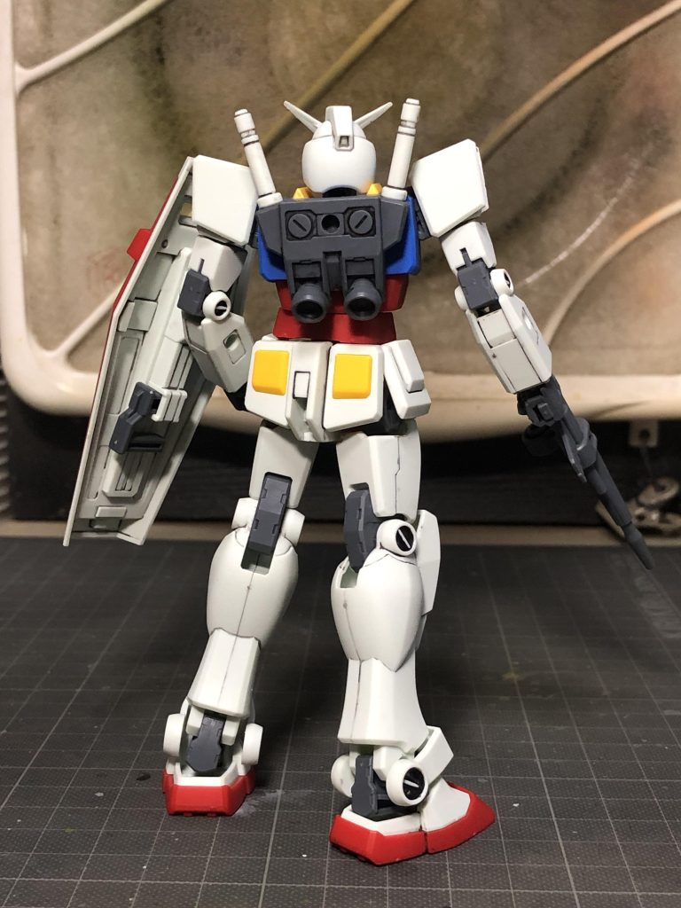 自分で組み立てる事でガンダムを好きになれました、ジオン以外でも好みのガンダムがあったら作ってみたいです。