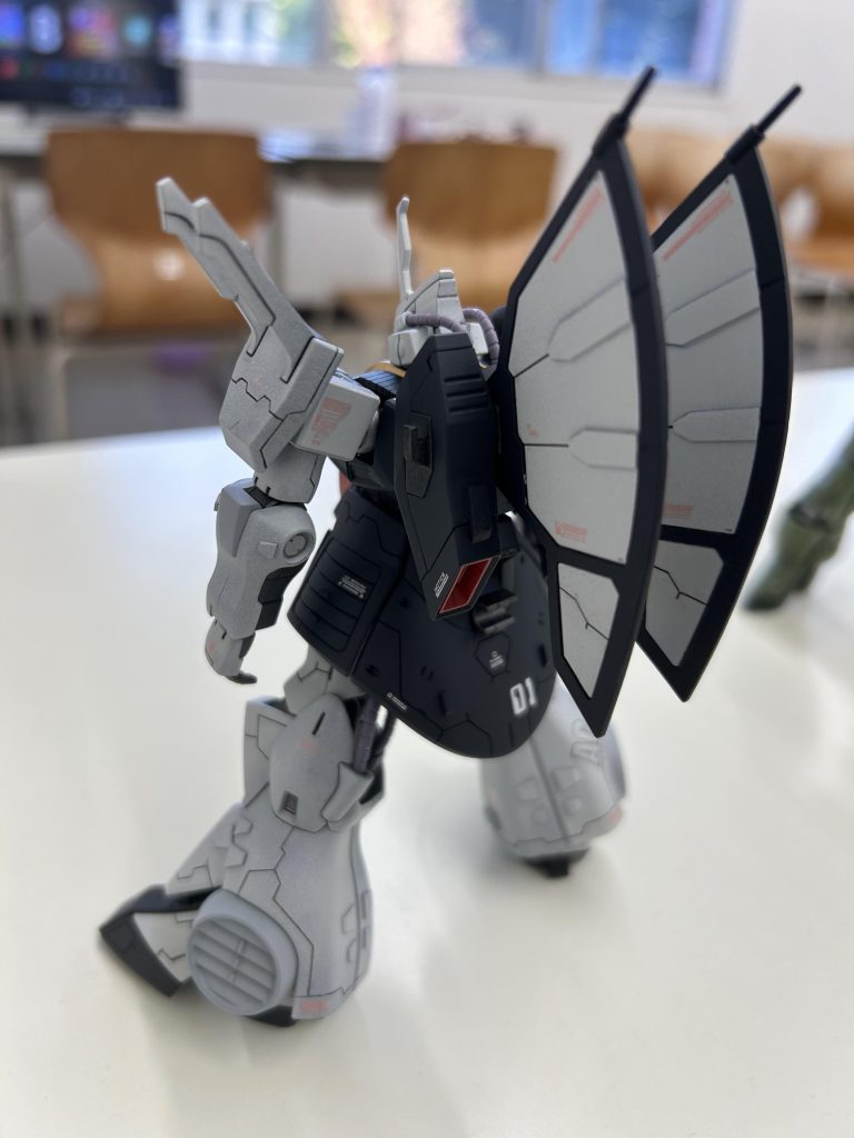 今まで赤だと思って使ってたデカールが最近ピンクだと気づきました。