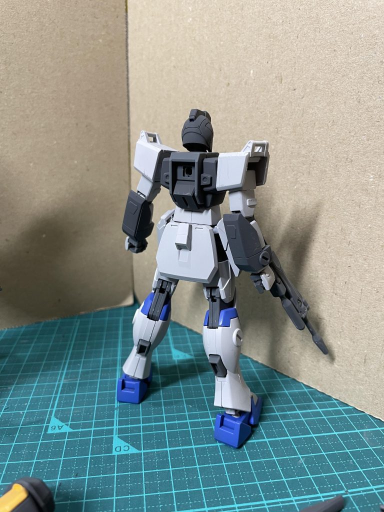 デュエルのバックパックはストライカー風に差し込んでいました。