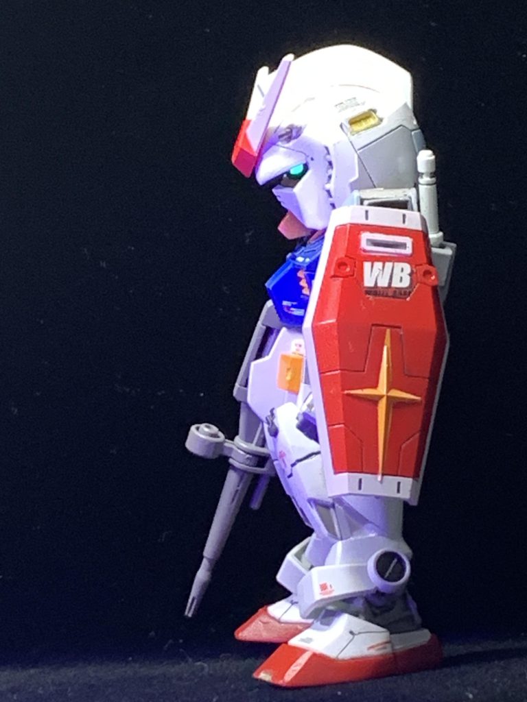 サイドショット。ビームライフルはEGの物をそのまま使用、シールドはSDの物を流用しました。