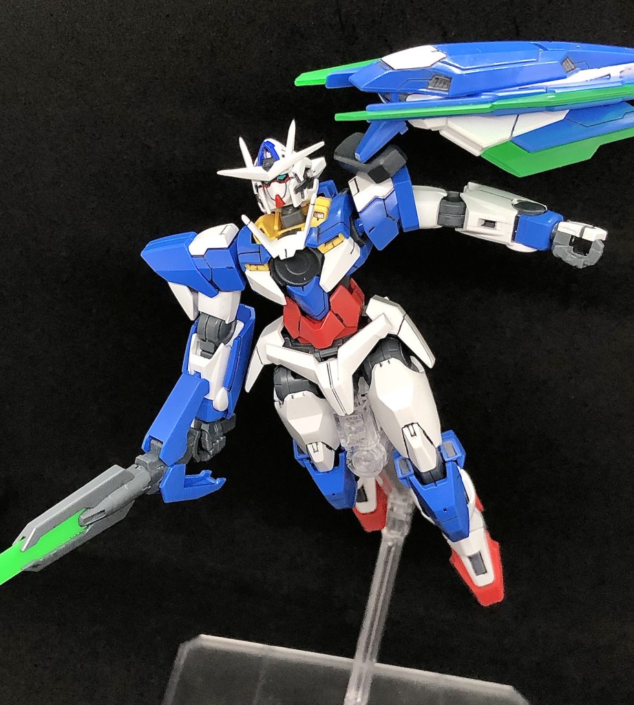 クアンタのスケールモデルは顔が面長になりがちなイメージがあったので、アンテナを太くする他若干の改修しています。要望がありましたら内容をお話ししたいと思います。