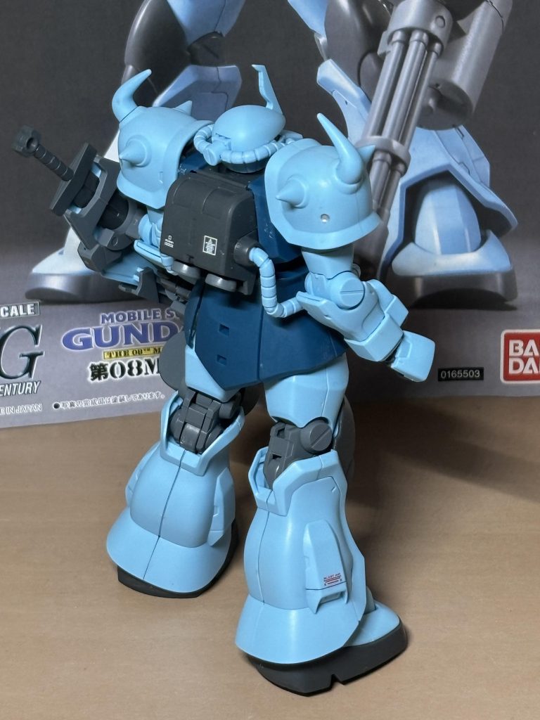 バックショット。バックパックのデカールは結構気に入ってます。技術がない私からすれば、デカールは結構手軽にカッコよくできるんで、好きな技法ですね。脚部の