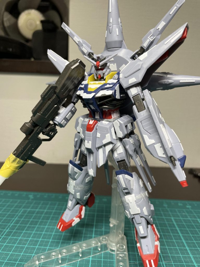 塗装前。プラ板ペタペタしました。足を少し延長しました。