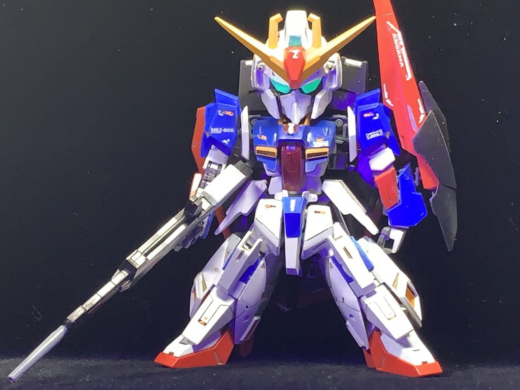 ゼータガンダムは高性能ながらかなりピーキーな機体だとの事です。それはパイロットであるカミーユにどこかピッタリな感じがしますね。ルー・ルカは……まあいいじゃないですか。(gundam-kao5)