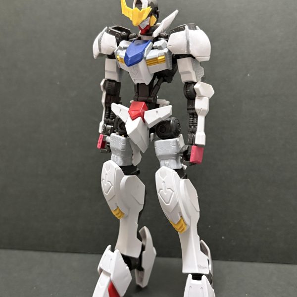 幕間の楔に登場するバルバトスアダプトの作成に着手しました！MGで出ると思ってたらHGでの商品化でずっこけてしまいましたが、商品が着弾する前の完成を目指して頑張っていきたいと思います💪（2枚目）