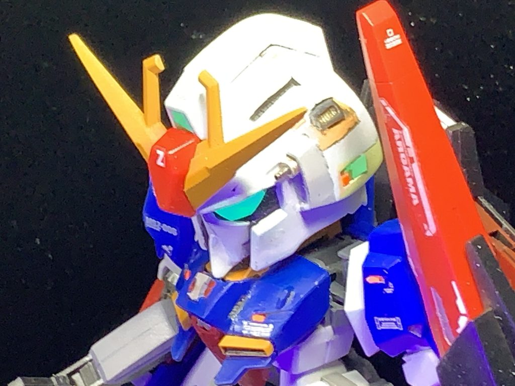 UVライトで目を光らせてみました。