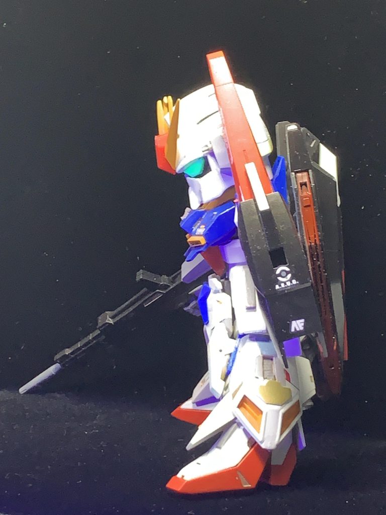 サイドショット。ゼータガンダムは他ガンダムとかなり形状が違うので各部短縮には苦労しました。(zaku-kao4)