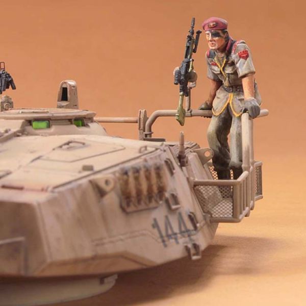 1/48 61式戦車　製作25日目〜砲塔のディテールアップを始めてハッチを取り付けて兵士を乗せてみたら、イスが無い状態で肩の辺りまできてしまい例えイスの上に乗っても高さが高いため砲塔の高さを低くして行きますずっと厚みが気になってたけど、素通りしてたから踏ん切りがついて良かったかもしれないです💦ここまで進めてから気づくなんて😢かなりのバック1番高いハッチではなく砲塔の高さから始めたのが1番原因でした高さを測ったら設定よりも高くもなり、どれくらいカットすれば良いか計算したら8ミリほどでしたばっさりカット✂️カットしたついでにイスを取り付け(//∇//)上から見たら一回りほど違いましたわ〜だいぶ薄くなって現代のレオパルドⅡやエイブラムズみたいな最新鋭な見た目になりました（3枚目）