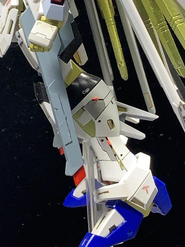 中々の美脚。シード系は本当にスタイリッシュですねぇ。