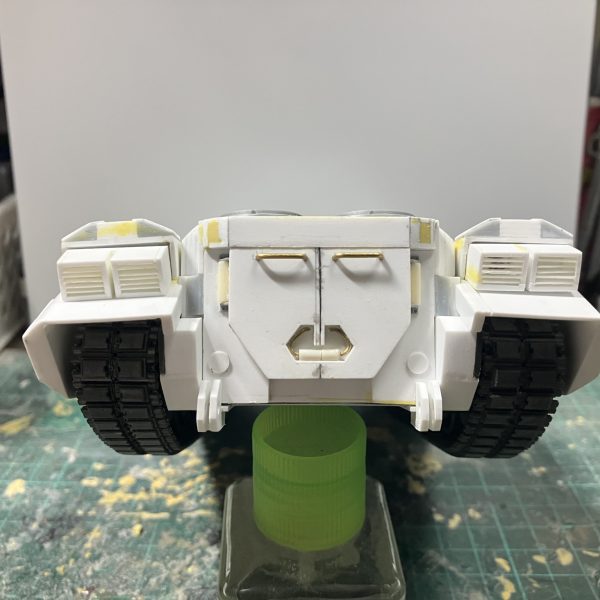 1/48 61式戦車　製作31〜34日目車体側のディテールアップしました♪砲塔の高さを低くした事で側面から見た際、車体が高く感じました低くく見せるため車体を3ミリ下げました下げるには、いろんなところが干渉するから修正、マフラー部が高かったから作り直しつつマフラーを製作サイドスカートのスジボリ、ステップを追加リアハッチの手すりを追加、開閉はせず割り切りましたハッチ2ヶ所、簡単にですが製作ラスト、砲塔後部のバスケット周りをどうするか考えつつ、本当はアメリカ兵が欲しかったんですが売ってなく変わりに、使うか分からないけどドイツ兵を買って来ました完成するまでにアメリカ兵が買えたら良いなと思います（4枚目）