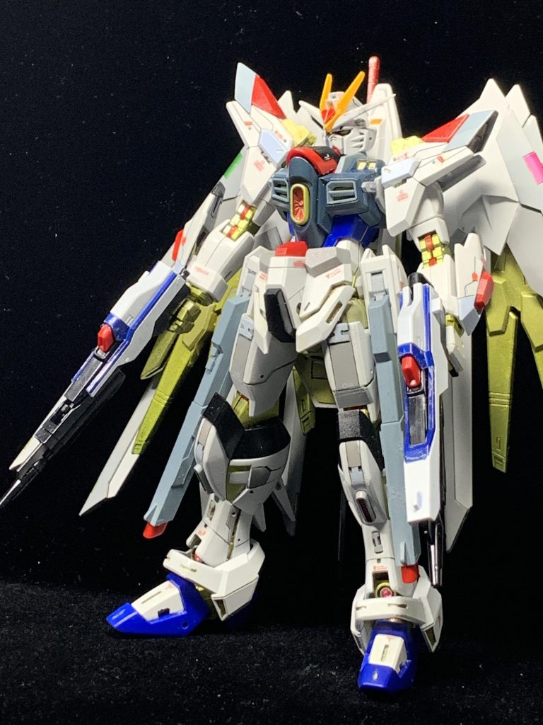 脚部を中心に各所ディテールを加えてみました。