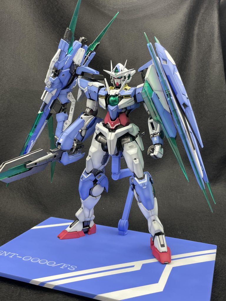 スタンドには百均のコレクションスタンドにマスキング塗装でラインを入れてます。