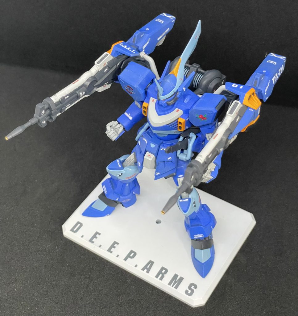 俯瞰で。台座はデカールで機体名を表記しました。