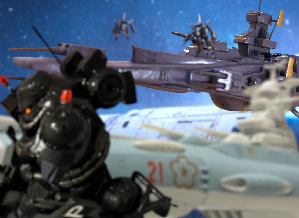 「サイド５内にいるキョウ・ミヤギを、回収しないことはないだろうからな。」　ティターンズのケイン・マーキュリー少佐が言う。