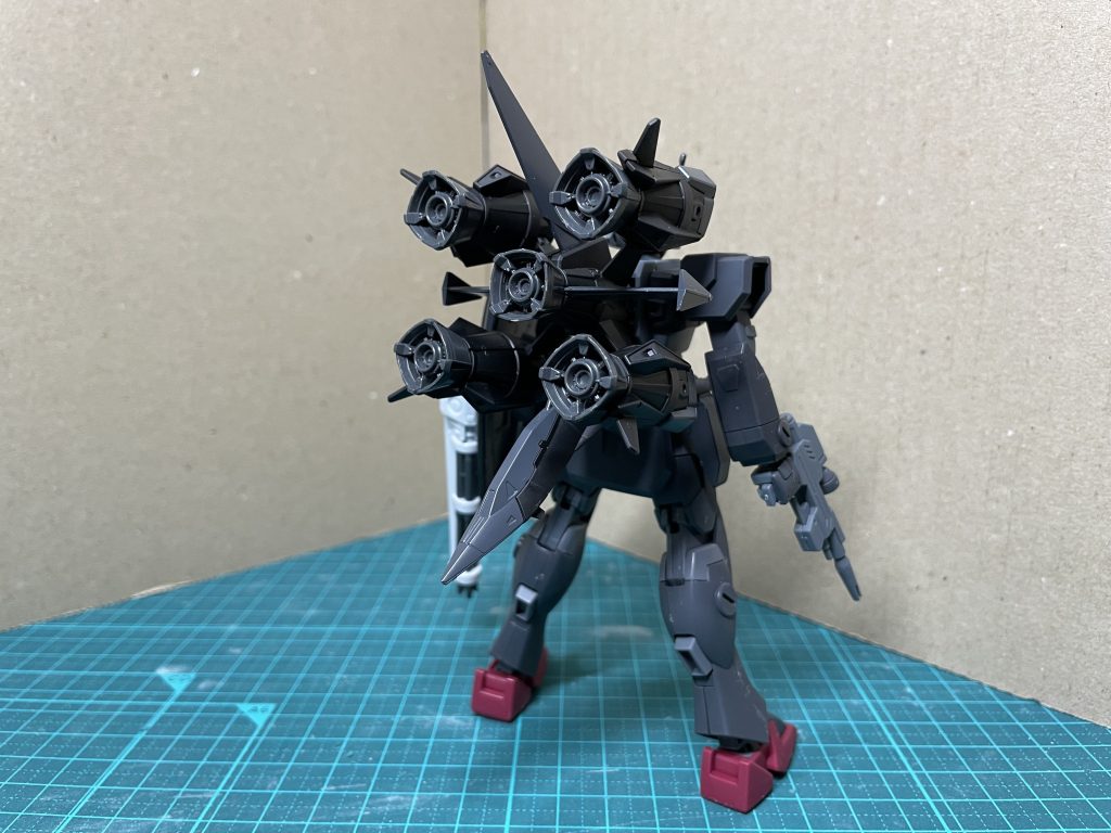 ガンバレルはブラックで塗装しました。