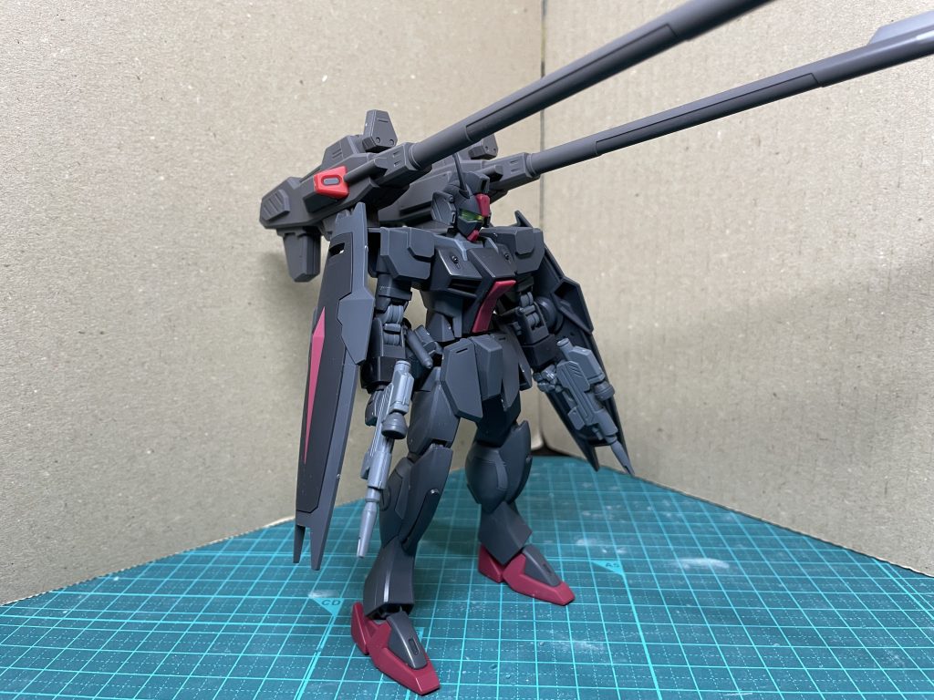 シールドとライフルを２つずつ装備しています。