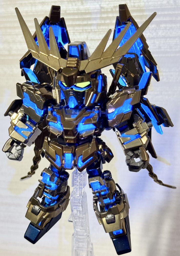 これは良い感じに発光してますね!次回はクシャトリアかな?今回も最後までご覧いただきありがとうございました。誰がメッキ調塗装うまくいくコツを教えて〜