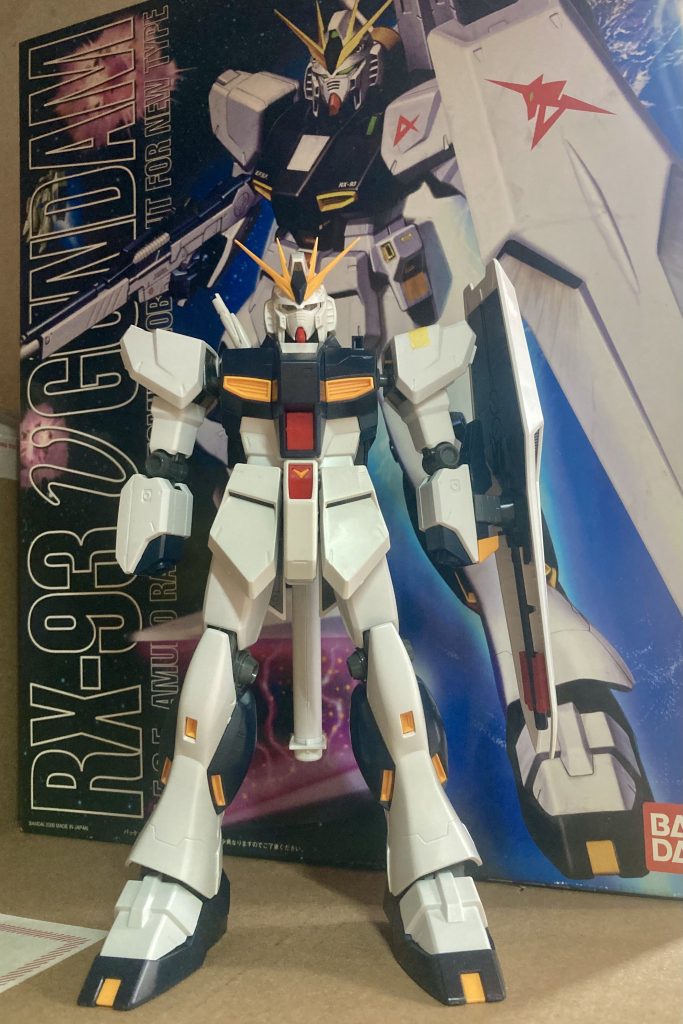 2000 MG RX-93 Nu Gundam–2枚目/制作者：Kamman