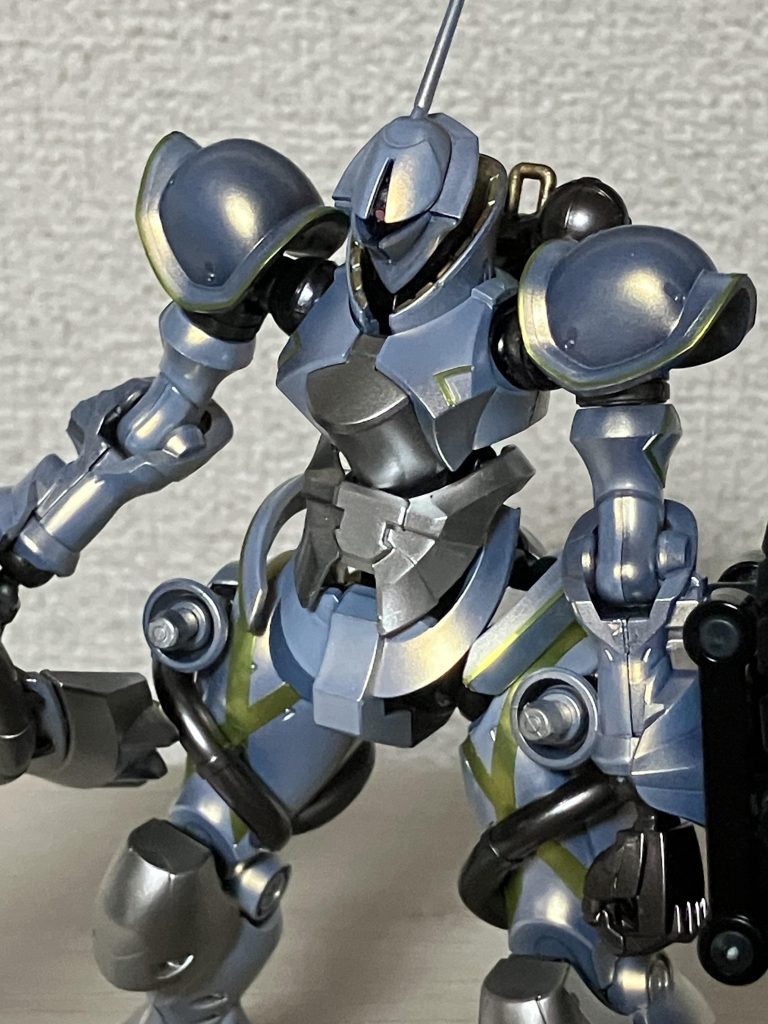 ホワイト→ラスキウスクリアホワイト(C)のキャンディブラック→クリアブラック(G)のキャンディシルバー→フレームメタリック2(G)フレーム→フレームメタリック1(G)金は本体はシール、武装や部分塗装はマーカーです。