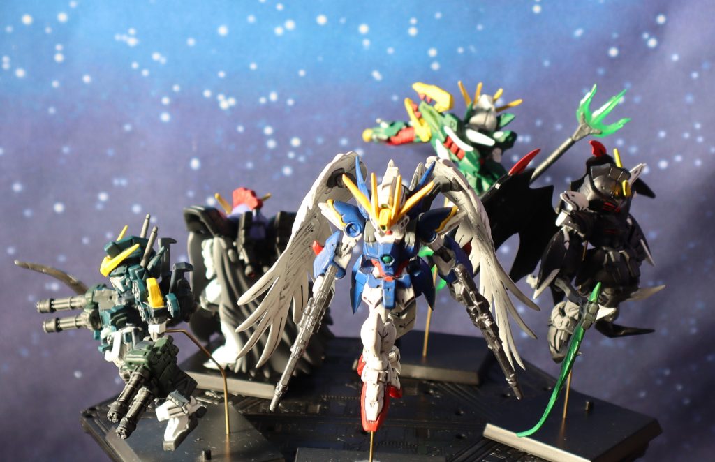 センター：ウイングガンダムゼロ