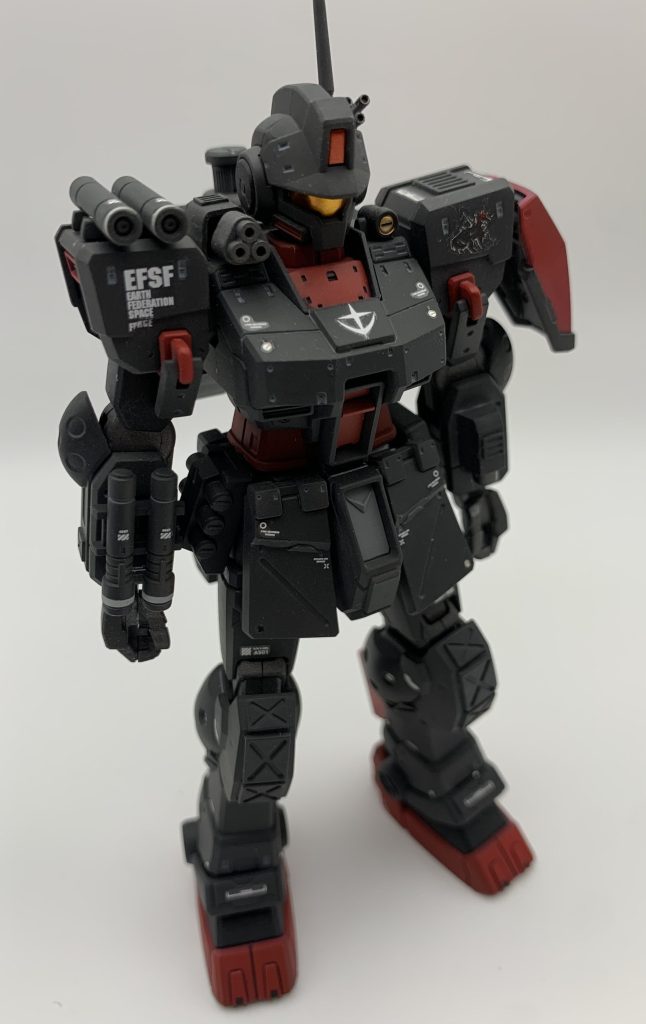 両膝に増加装甲を追加