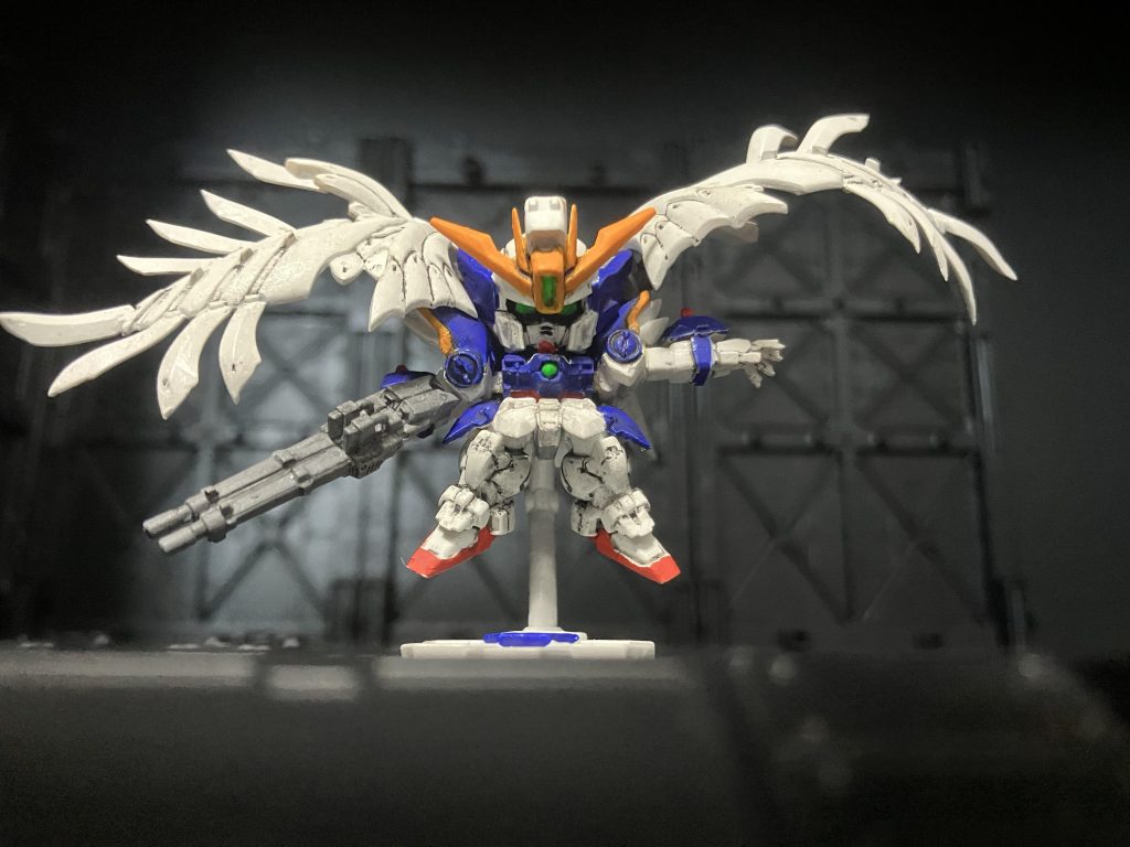 作るだけでなかなかの時間がかかりました。なんせポロりがすごいんです。バラして確認の度に。接着剤必須なんでしょうか。その代わり見た目はすごくカッコイイです。やっぱ武者ゼータも欲しかったです。また第二弾が出たら購入したいと思います。