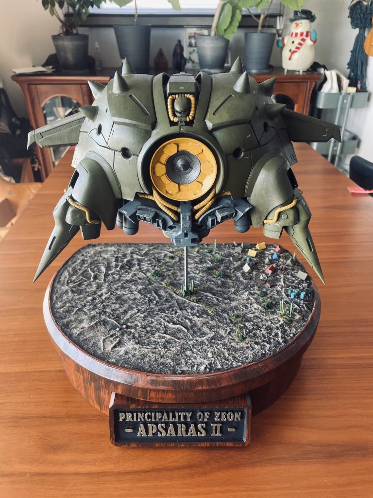 リビングに置くと巨大さがよく分かりますね。最後はどこに片付けようか🫨