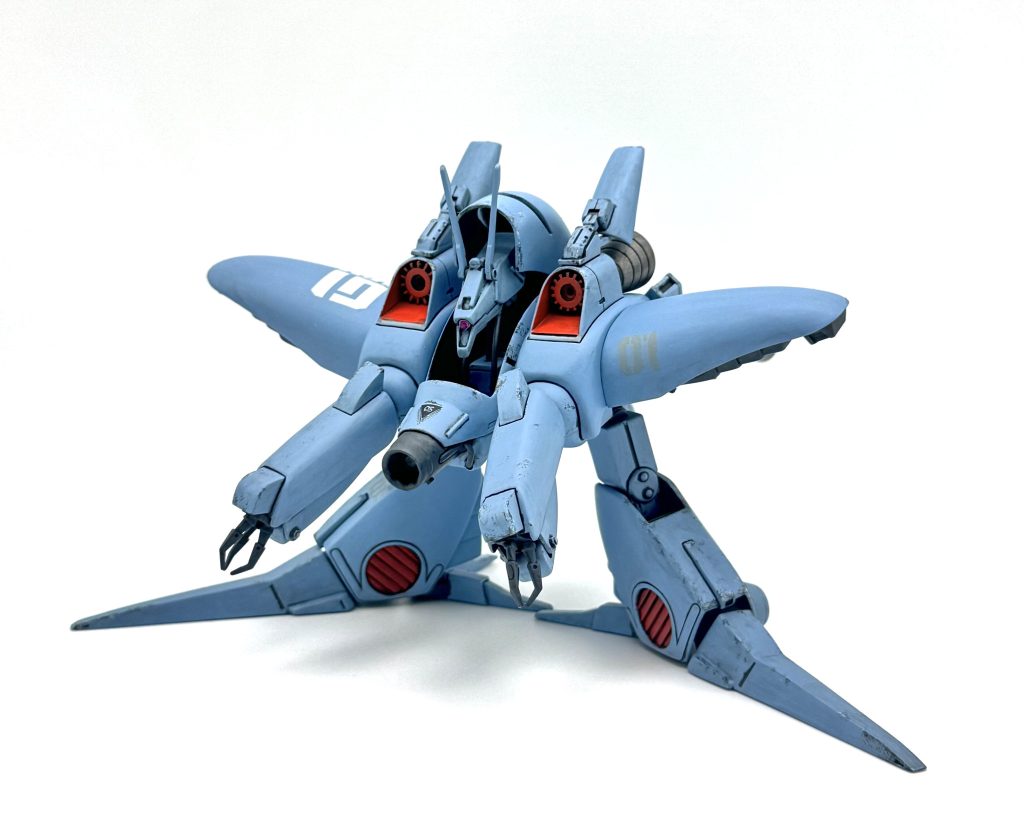 こちらは１号機。あえて言えば人型形態。プロペラントタンクの位置を変えたりしてます。