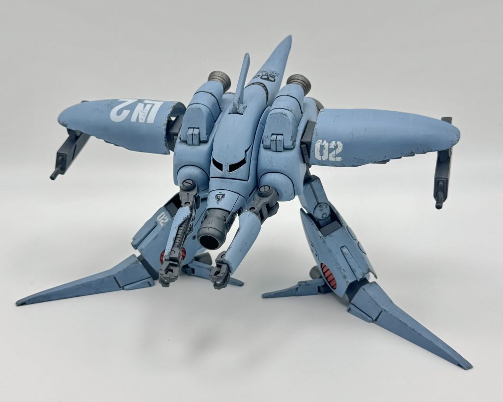 こちらは２号機。飛行形態と人型の中間的な戦闘が得意なヤツ☺️腕やら羽根やら独自解釈にしています。