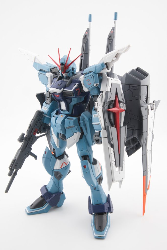 RGインパルスにRGジャスティスのビームブーメランとファトゥム00をつけ、色はジャスティスのリアルタイプカラーにしてみました。