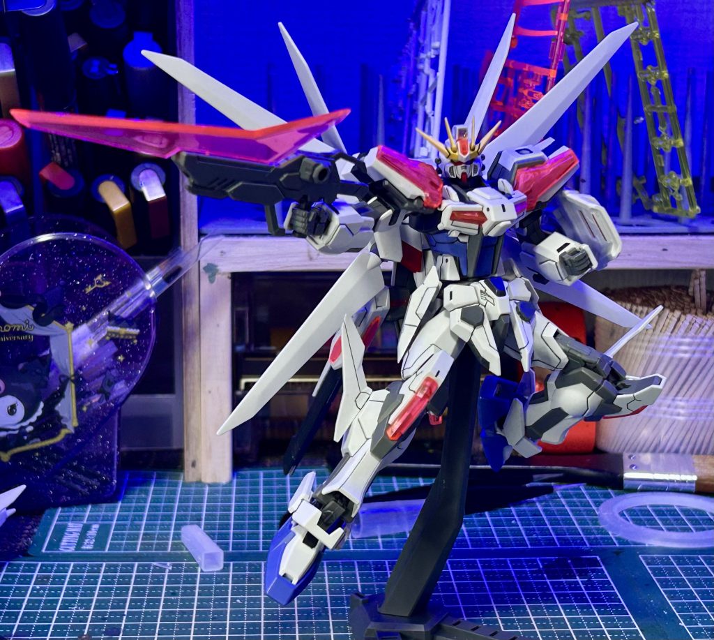 そしてそして、今回はほぼ初と言っていいほどのスジボリを追加してディティールアップを施しました(*´ω`*ノノ☆パチパチ他の人の作品を参考にしながらスジボリ追加をし、フロントスカートにはランナータグを削って貼ってみたりもしちゃったりして(´>∀<`)ゝスジボリするの楽しいけどまじでセンス問われますね‥(;¬∀¬)ハハハ…でも自分的には満足のいく機体が出来たので良しとしましょう♪来週の投稿なのですがお休みさせて頂きます( *ᴗˬᴗ)⁾⁾再来週は上げれると思いますので皆様気長にお待ちください( っ¯ ³¯ )っ~♡それでは皆様の良きガンプラ、しゃちくLifeを!( ´Д`)ノ~バイバイ