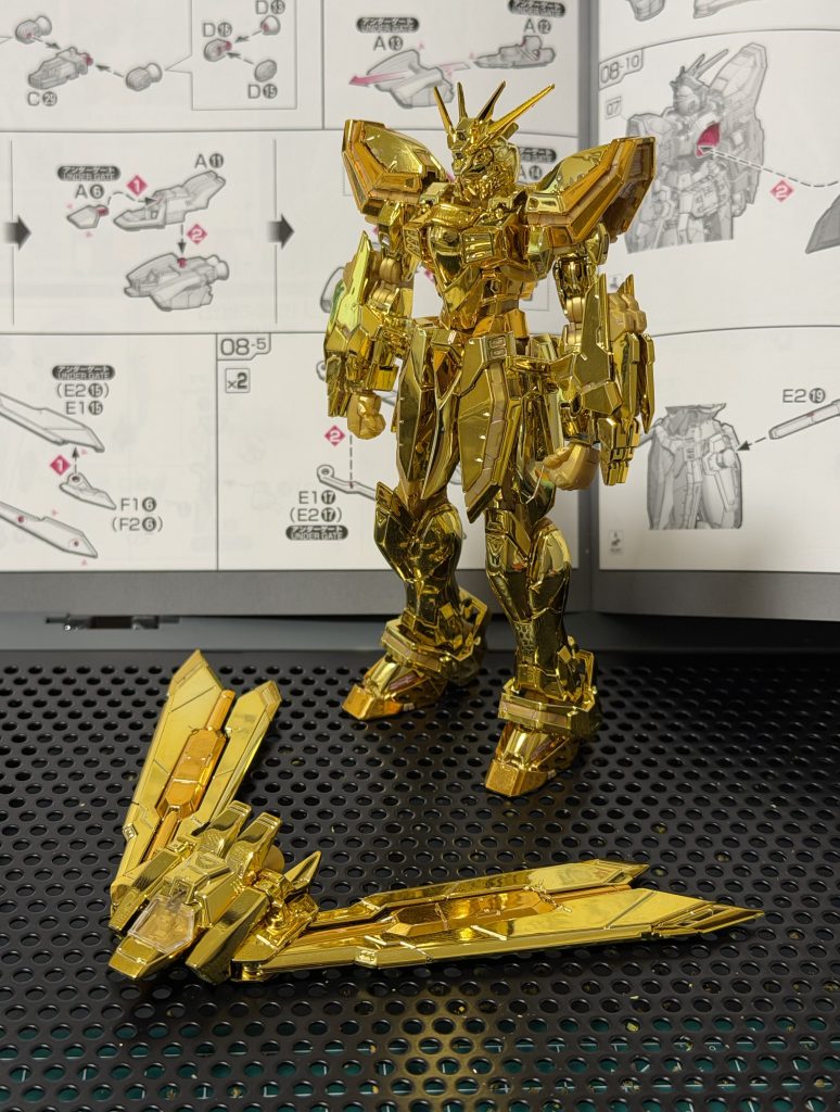 コアランダー合体前RGのコーティングキットはパーツ精度に対してコーティング厚みの分組み付けにくい箇所がちらほらあるのでパーツ破損に気をつけましょう（2箇所破損）