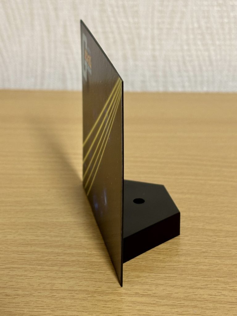 エクセルで作った画像を印刷してプラ板に貼り付けてクリアーコートしただけの張りぼてです