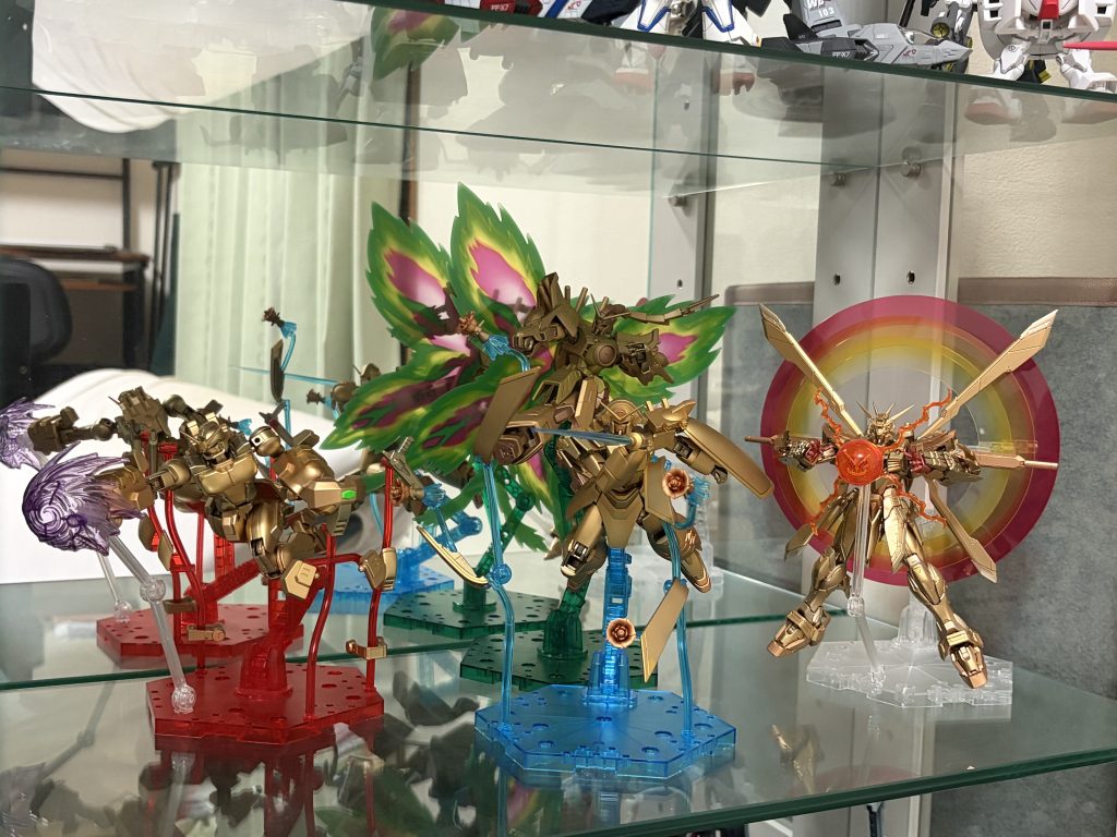 だいぶ前に背面ミラーの棚ええなぁって思って買いましたが、部屋ごちゃついてるの丸わかりになるんでオススメはしません。