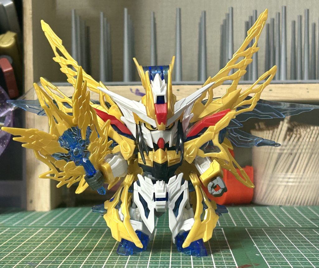 無塗装でもまぁまぁかっこいいのは最近のSDに驚かされましたね( °ᗝ° ).ᐟ.ᐟまぁでもやはり色を付けたほうがもっとカッコいいですけどwって事でまだまだ拙い筆塗り全塗装ですが暖かく見守って頂けると幸いです(*´`*)それでは皆様良きしゃちく、ガンプラLifeを!( ´Д`)ノ~バイバイ