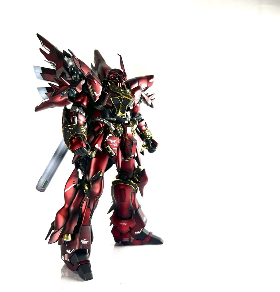 引きのショットでフィニッシュ!前回のキャンディより手ごたえを感じたシナンジュさん、一年の修行の成果がら出たように思います。ですが噂に聞くアドバンスドMSジョイント。今回全身アドバンスドMSジョイントのキットを初めて組んだのですが、腰と膝がゆるい笑でもカッチョいいんでオッケーです👍次回は久しぶりのMGです!良ければ見てやってください(zaku-kao2)今回は以上です、ありがとうございました‼️