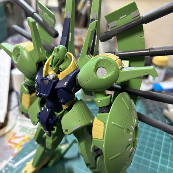 HGUCパラスアテナを制作中です。基本工作がほぼほぼ終了し、表面処理前に投稿させていただきました。（4枚目）