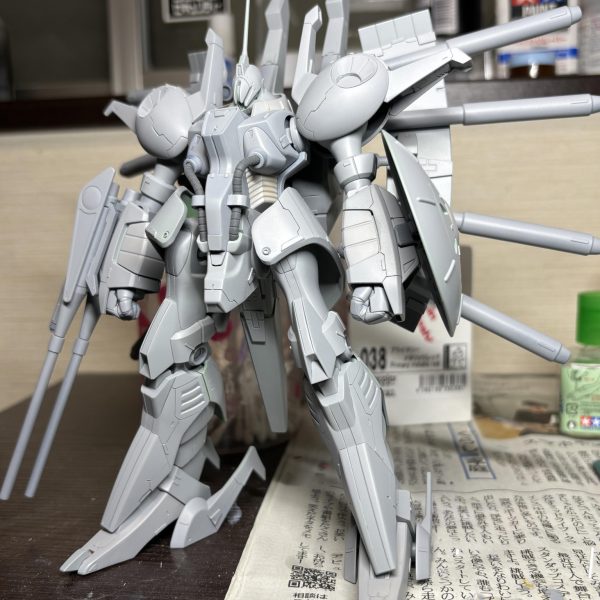 制作中のパラスアテナですが、表面処理まで終わりました。スジボリなどの改修状況がわかりやすい見て取れると思います。（2枚目）