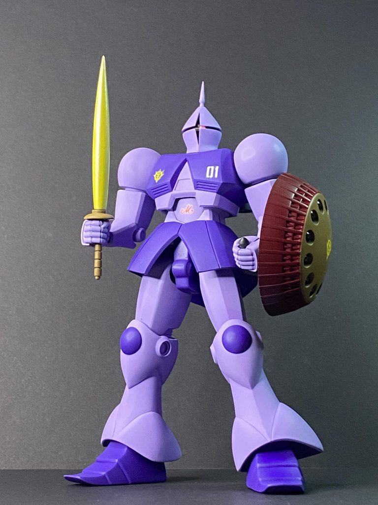 設定画はこのポーズだと思っていましたが、足をそろえた感じでしたね。自分のは足を揃えることが出来ませんでした。