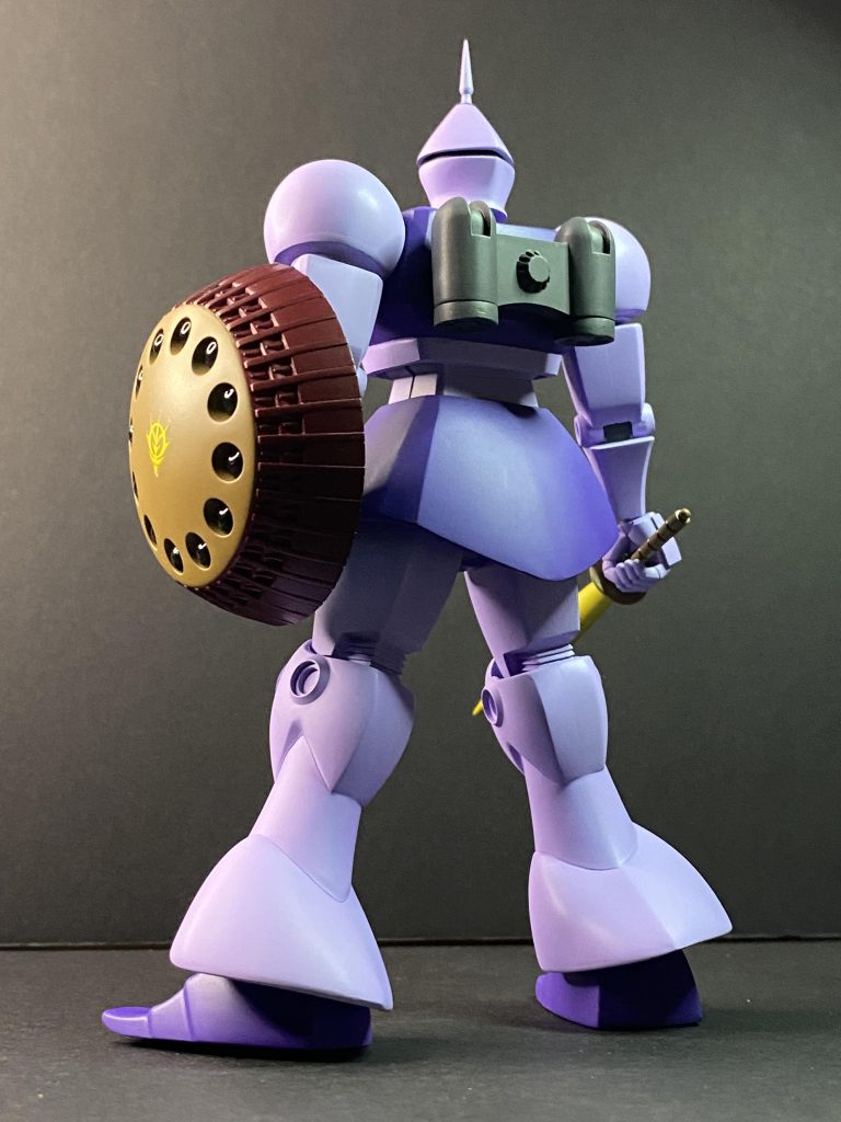 ボディはガイアカラーの019ラベンダー、017パープルヴァイオレット、ランドセルはクレオスの37グレーバイオレット、シールドはクレオスの119サンドイエロー、81あずき色で塗っています。